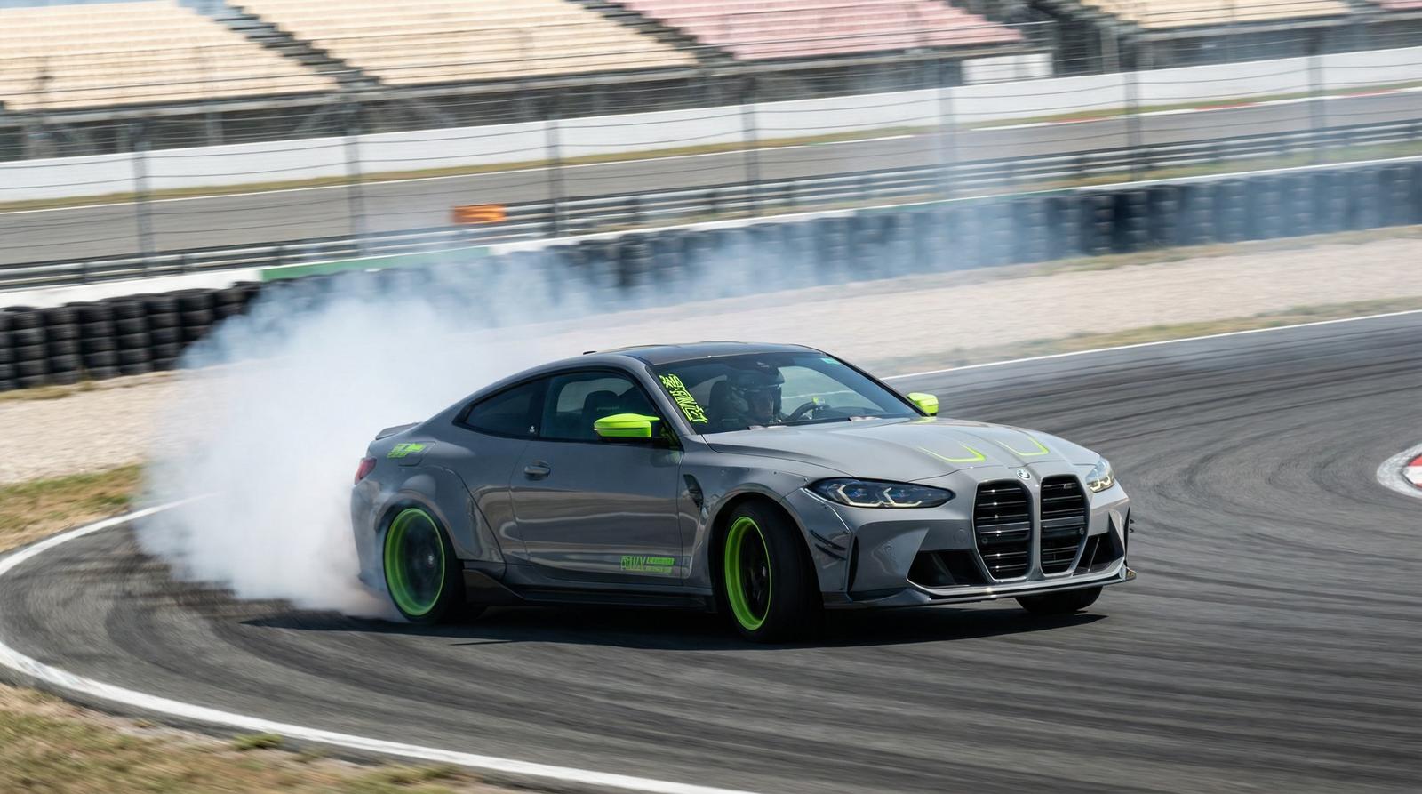 在线AV - 赛道漂移挑战：改装M4极限测试视频